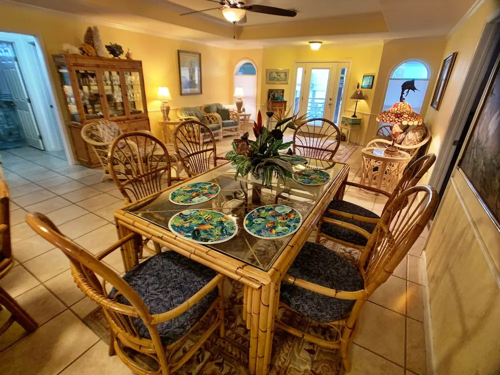Family Ties - 3 Br Home