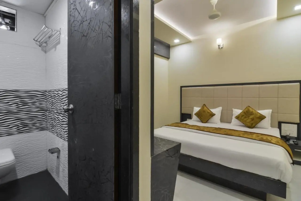 Hotel Aroma- Dadar