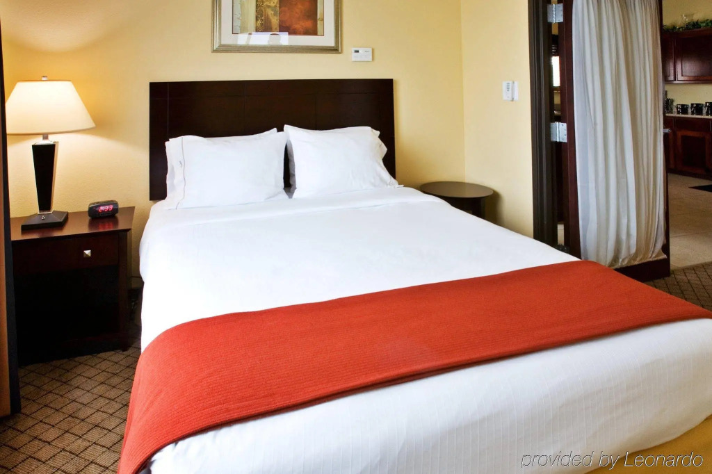 Holiday Inn Express Hotel & Suites New Boston by IHG