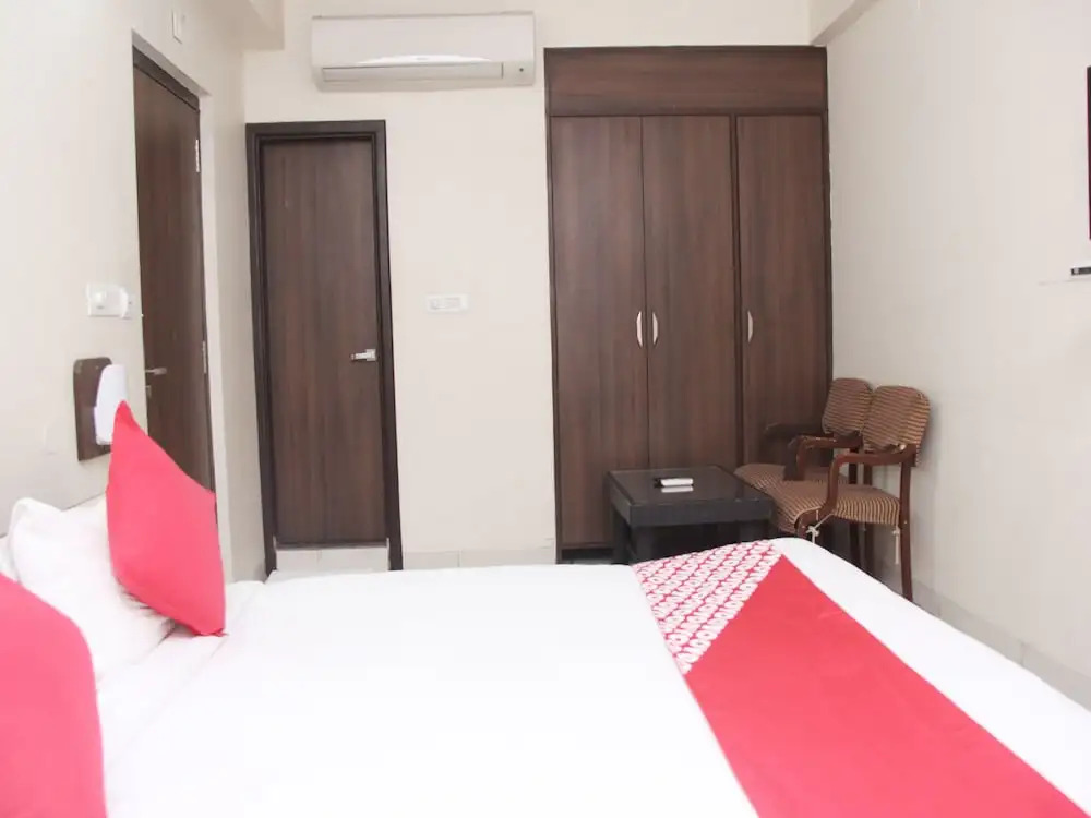OYO 14427 Hotel RK Palace