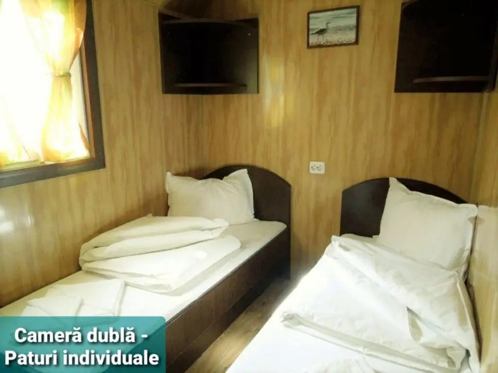Hotel Plutitor Delta Ways