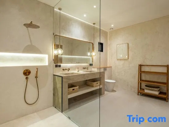 Villa Friendly - Luxury 4 BR villa In Uluwatu