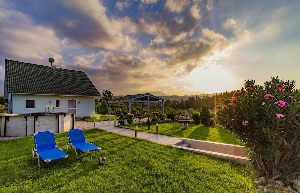 Villa Antzela with Private Pool and Gardens