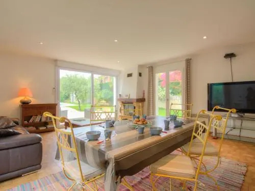 Holiday Home l'Oursinade