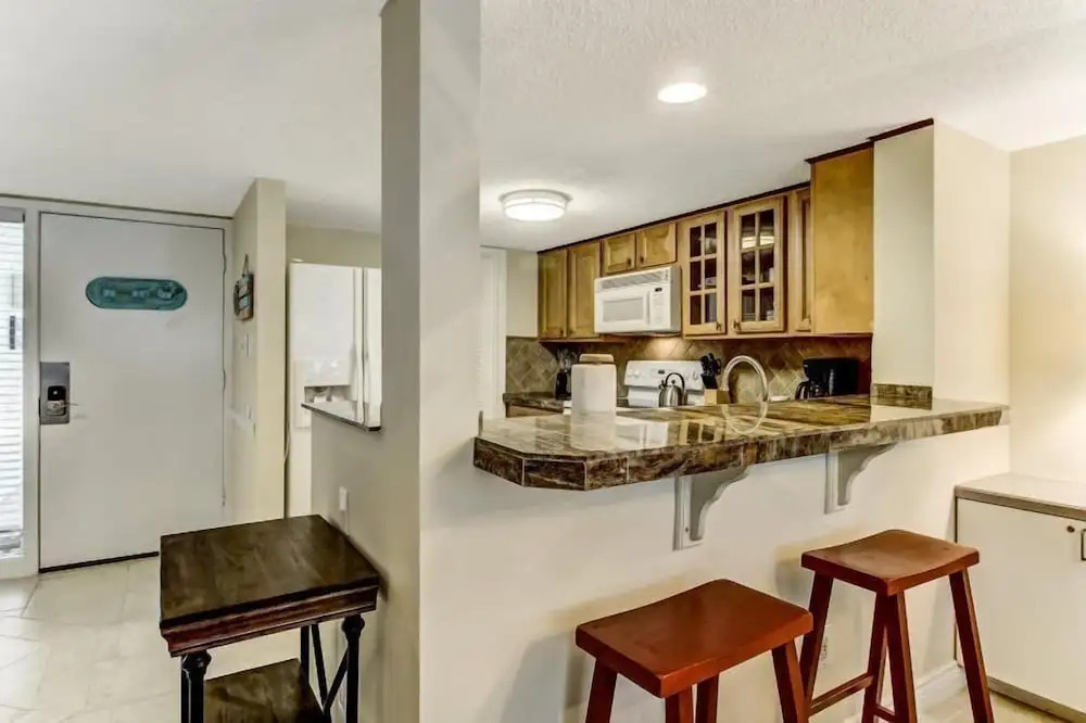 2126 Beachwood