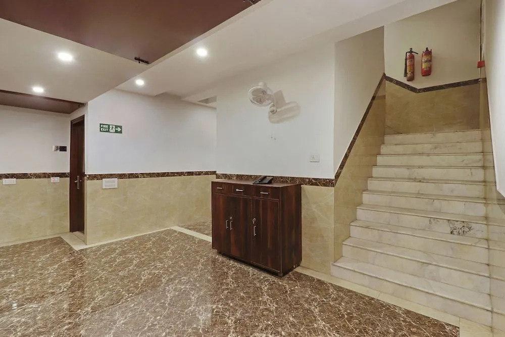 Capital O 2242 Hotel Yuvraj Deluxe