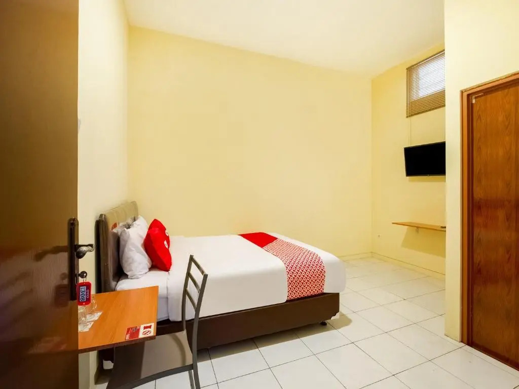 OYO 2354 3 Point Residence