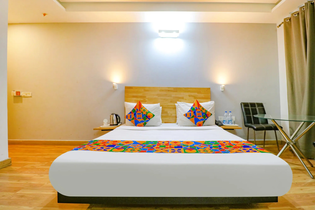 FabHotel Majestic JPM I