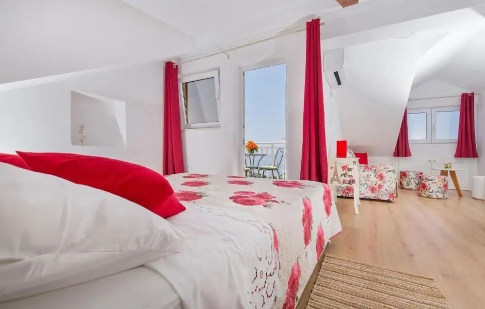 Rooms on Konalu