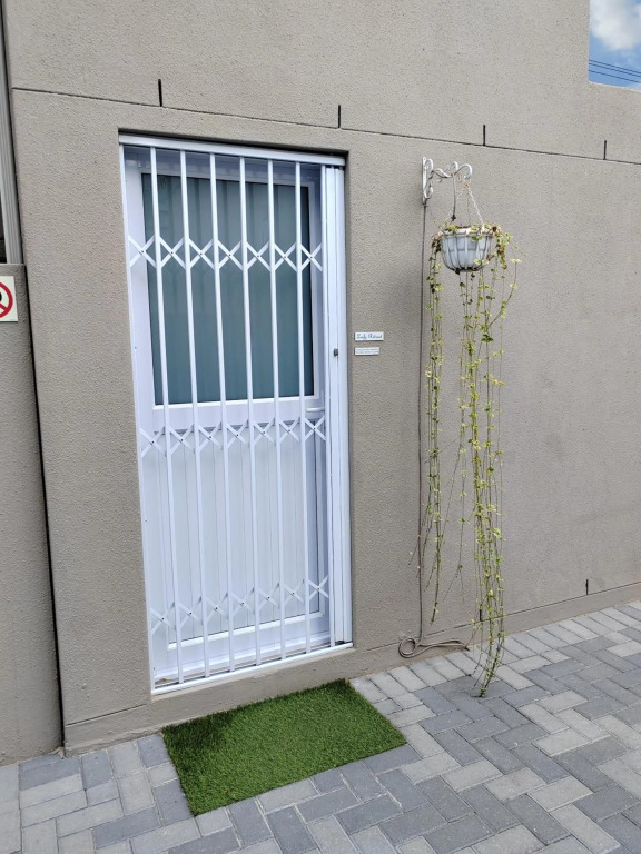 Leafy Retreat Kenridge Trendy