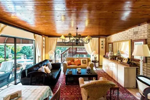 Palm Lodge