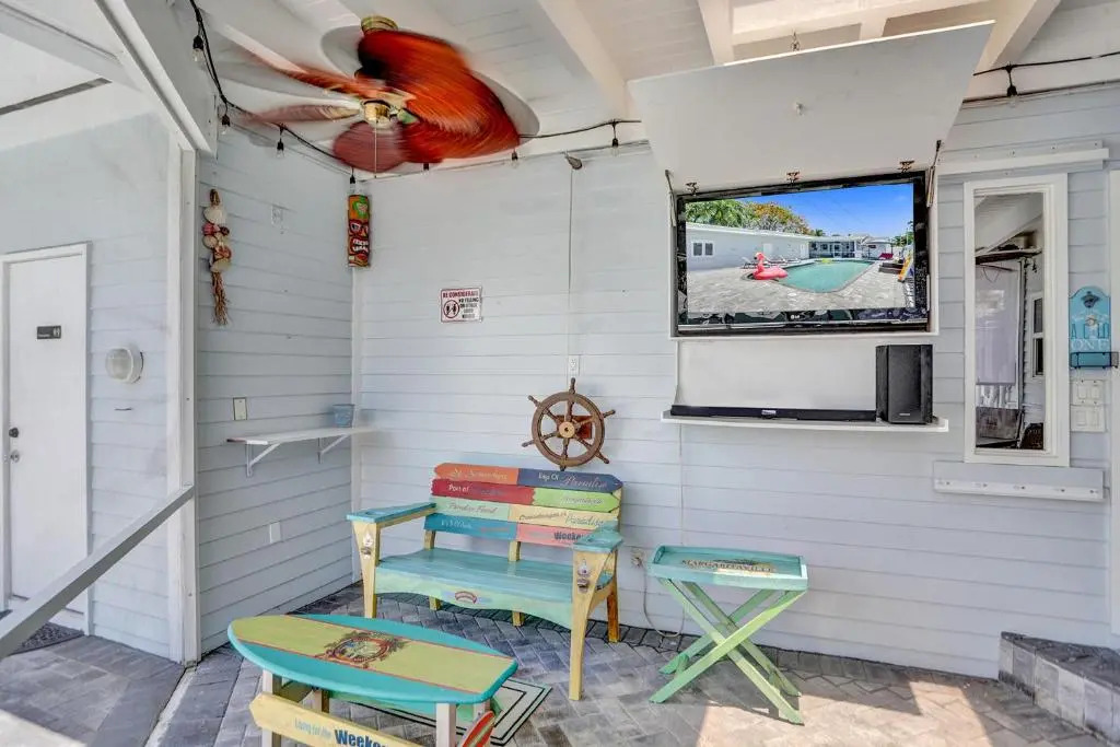 Modern & Fun 3BD Villa by the Beach, Pool & BBQ