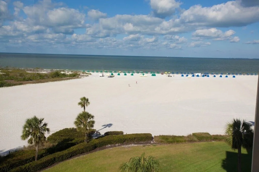 Estero Blvd Condo #259117 2 Bedrooms 2 Bathrooms Condo