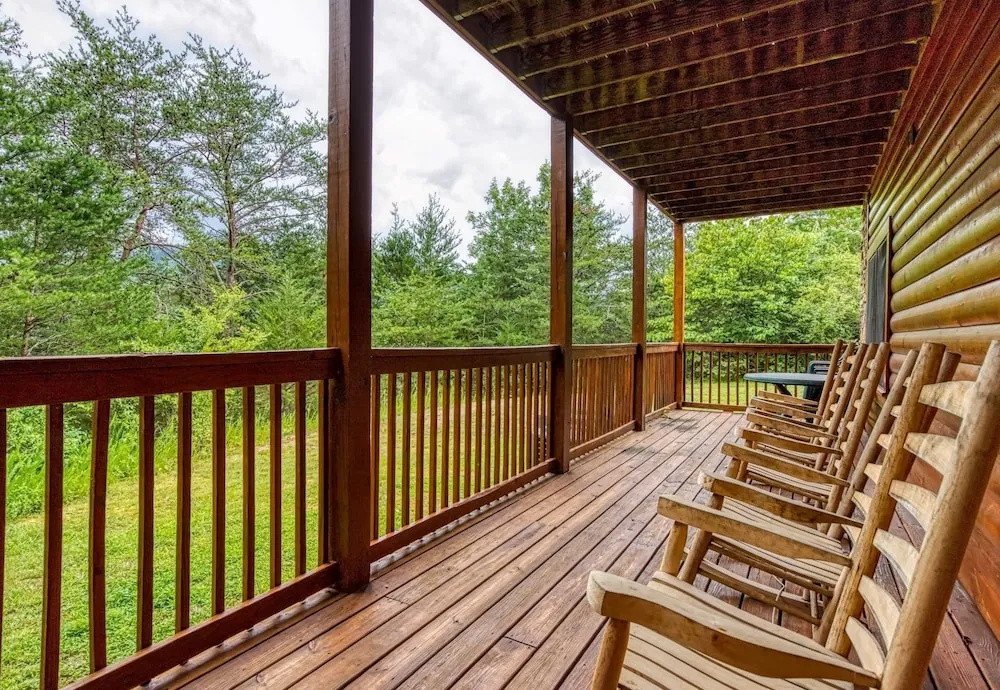 Ern813 - Heavenly View- Great Location! Close To All The Action! 6 Bedroom Cabin by RedAwning