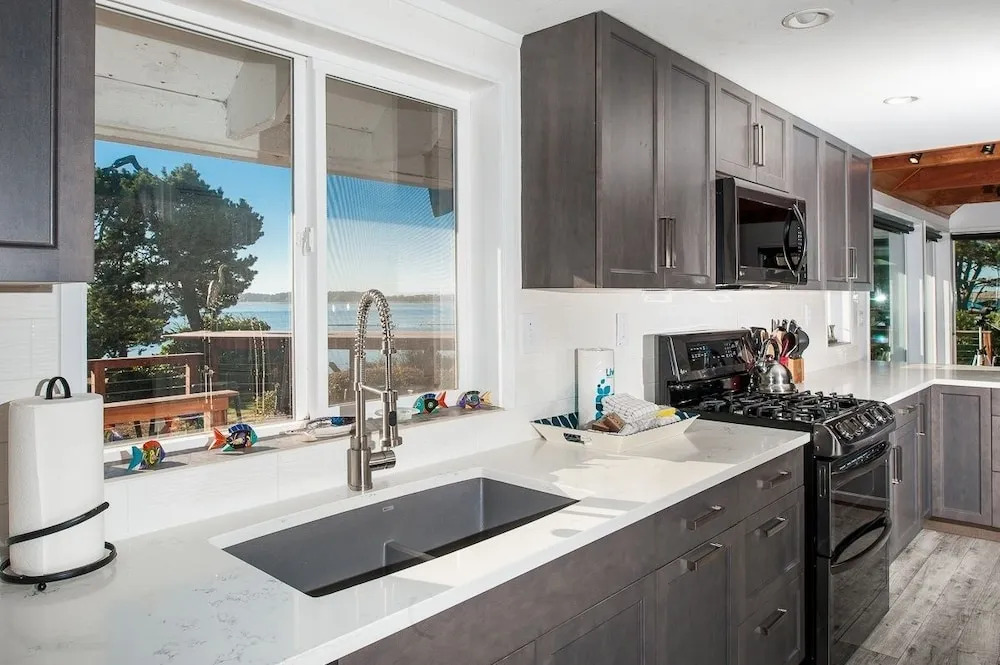 Heron 3 Br home by RedAwning