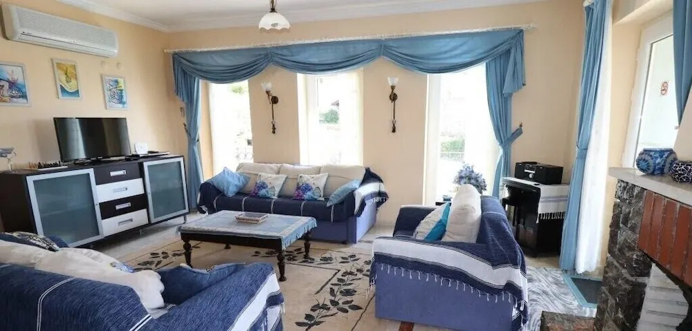 Villa FT07 by JoyLettings
