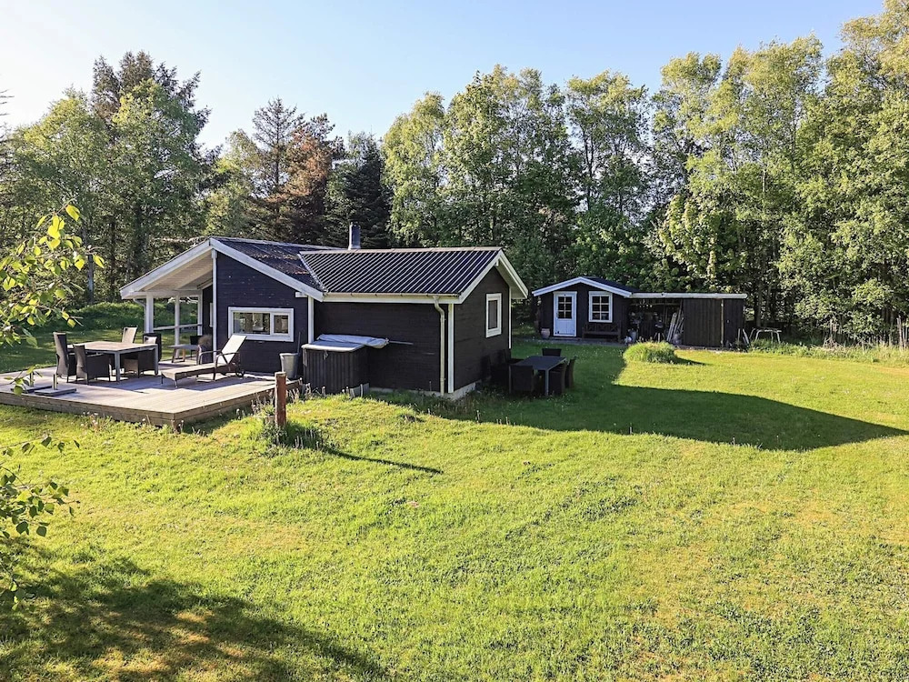 5 Person Holiday Home in Albaek