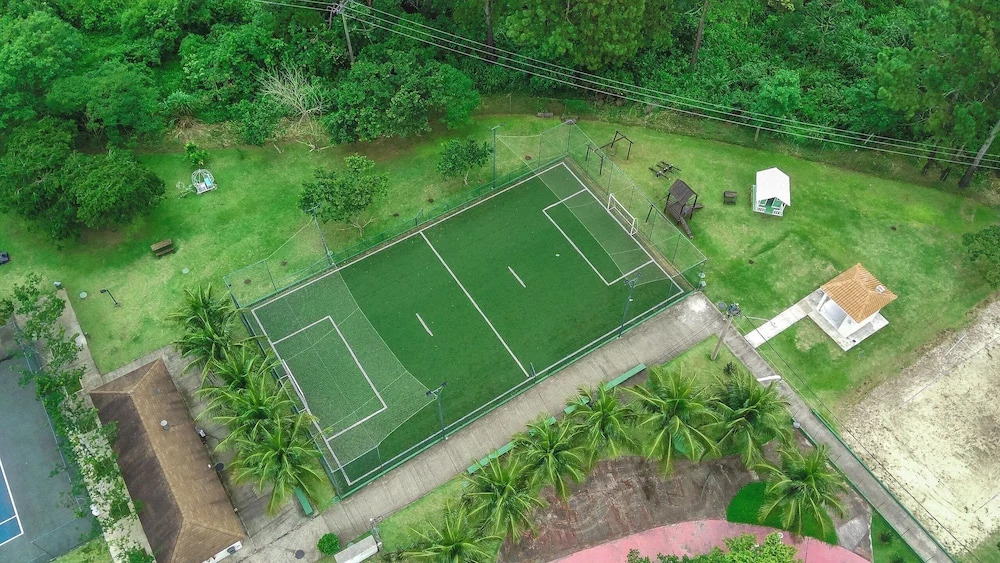 Reserva do Sahy, Condado