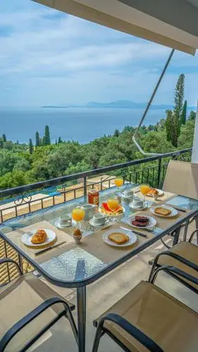 Zeus Pool Apartments