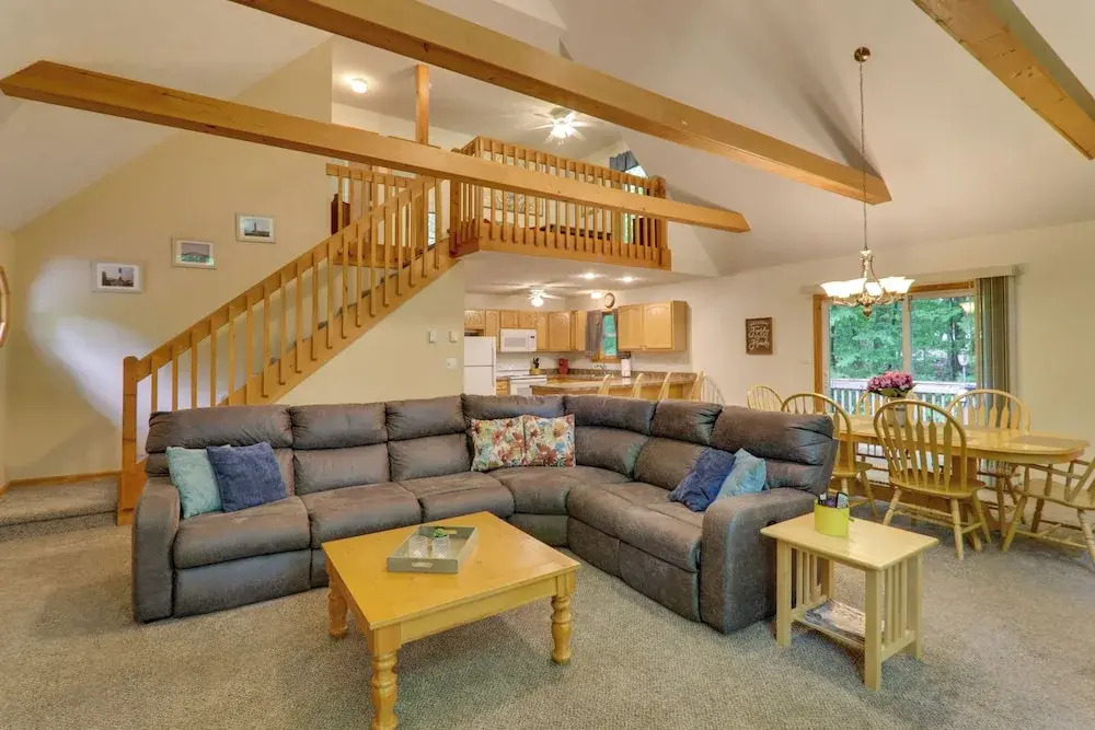 Deck & Resort Amenities: Arrowhead Lake Home!
