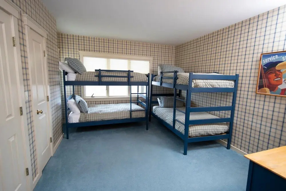 Luxury 6br Solitude Ge- Indoor Bball Court, Private Tub 6 Bedroom Home by RedAwning