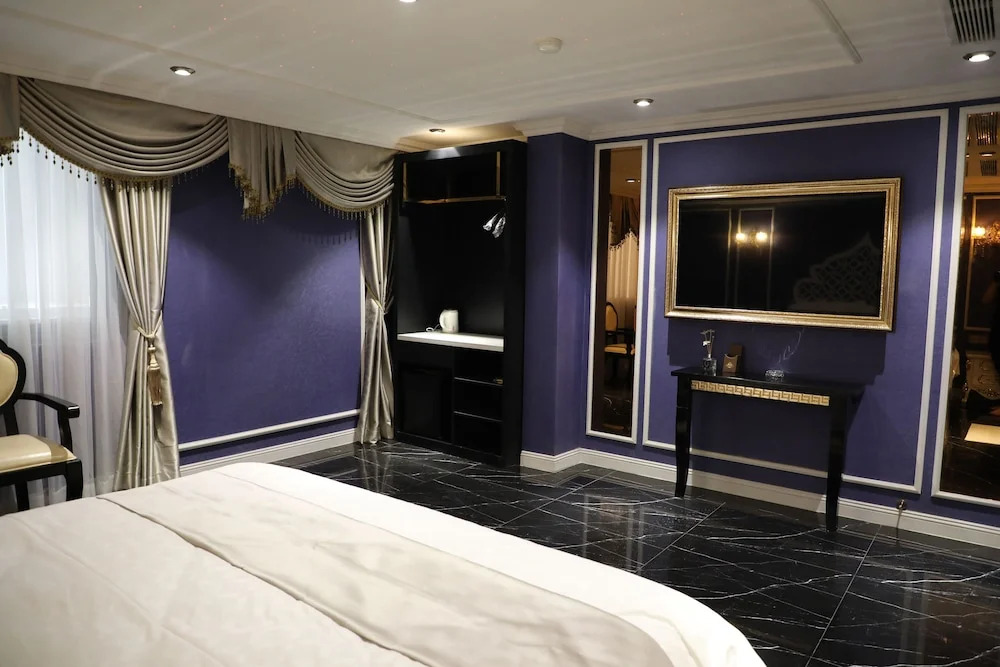 Enjoy Hotel 7