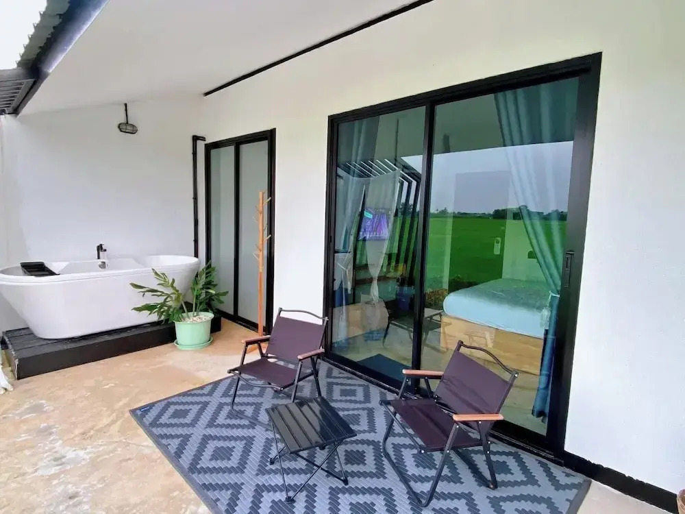 Penguin Villa Resort & Bistro