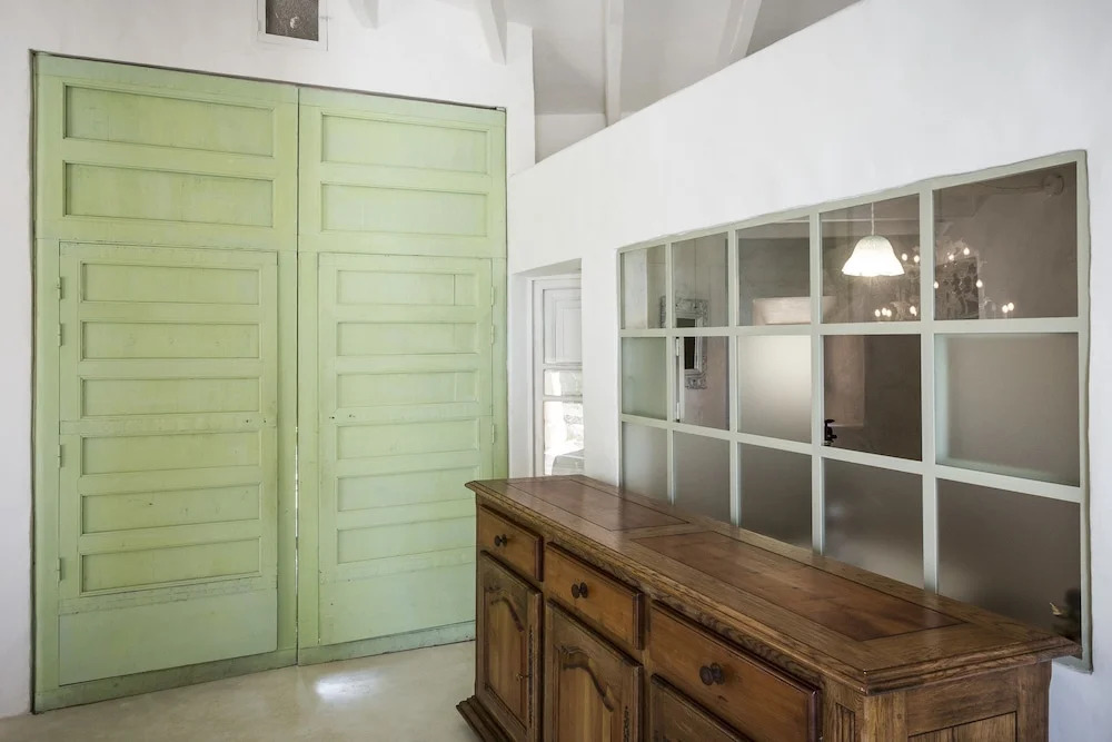 Residence by G Villa Calicant