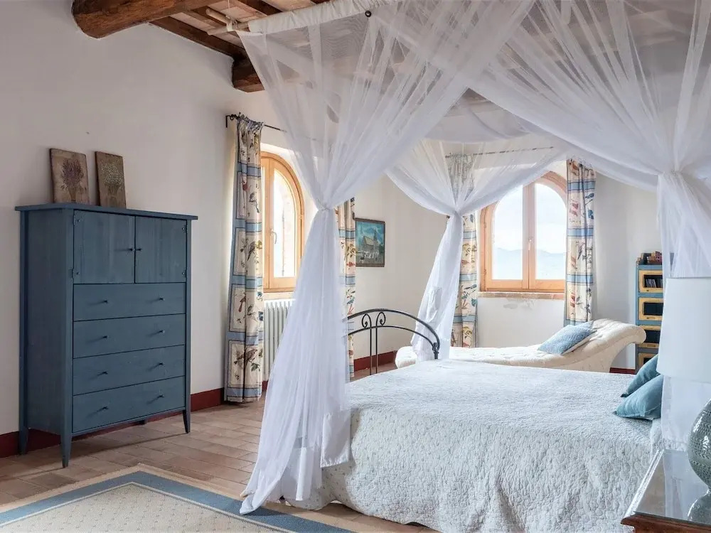 Villa in Umbria With Private Pool & Valley Views