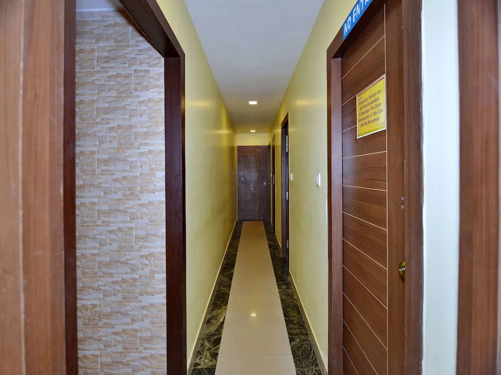 OYO 9968 Srirama Hotels, Kondapur