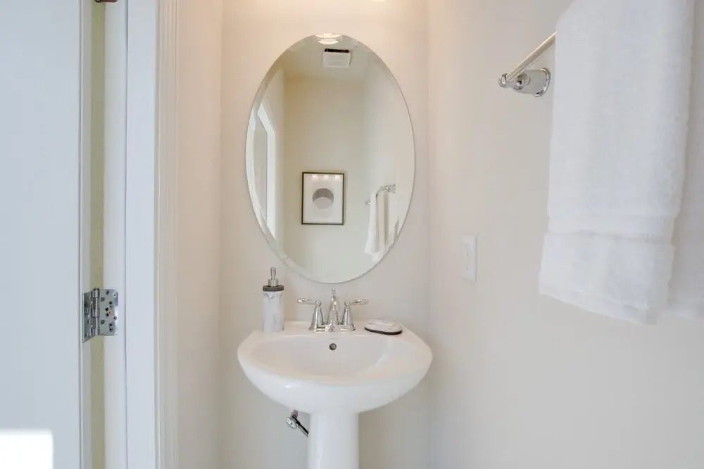 5 Bed 4 Bathroom Town Home