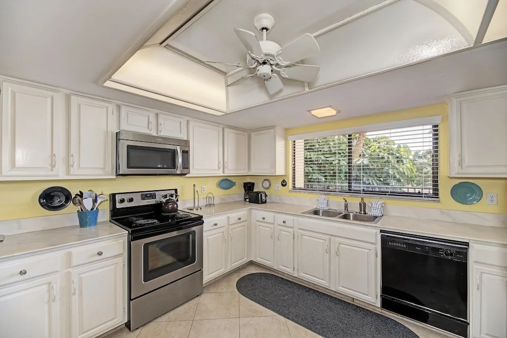 Midnight Cove Ii 923c - Marina Views! 2 Bedroom Condo