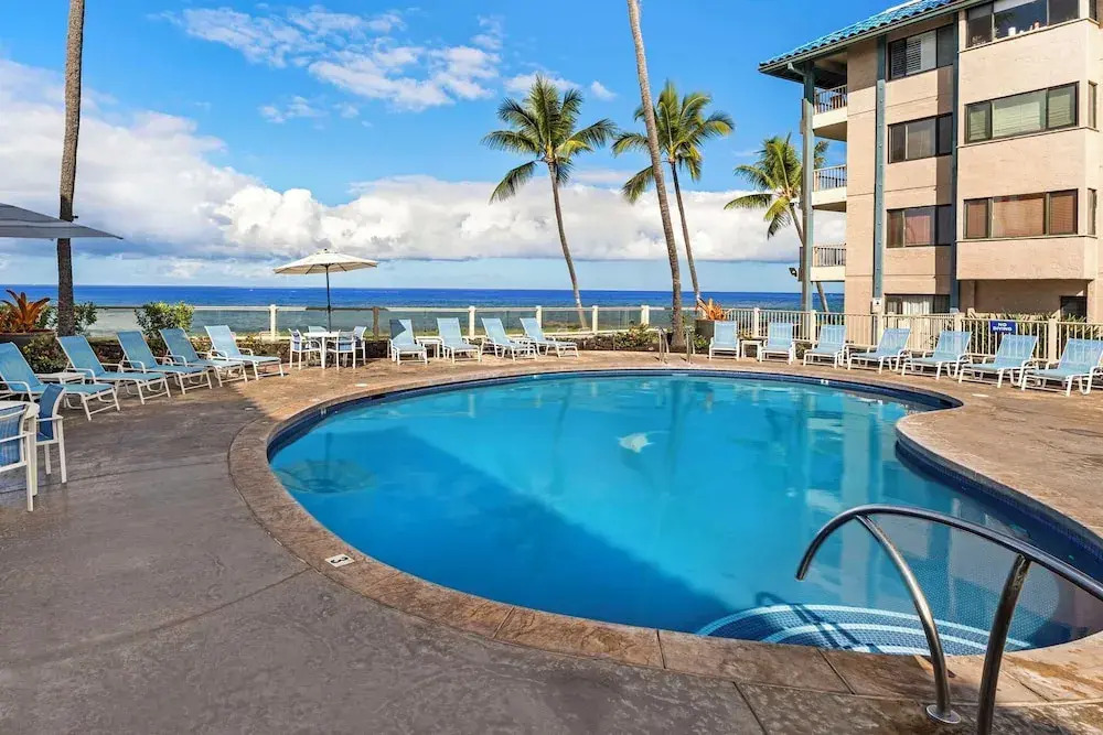 Easy Walk to Town Ocean Front AC & Wifi - Vrkcv