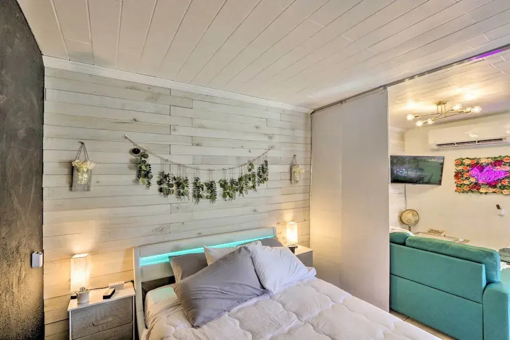 'the Goat Hut' Studio Casita: 11 Mi to Strip!