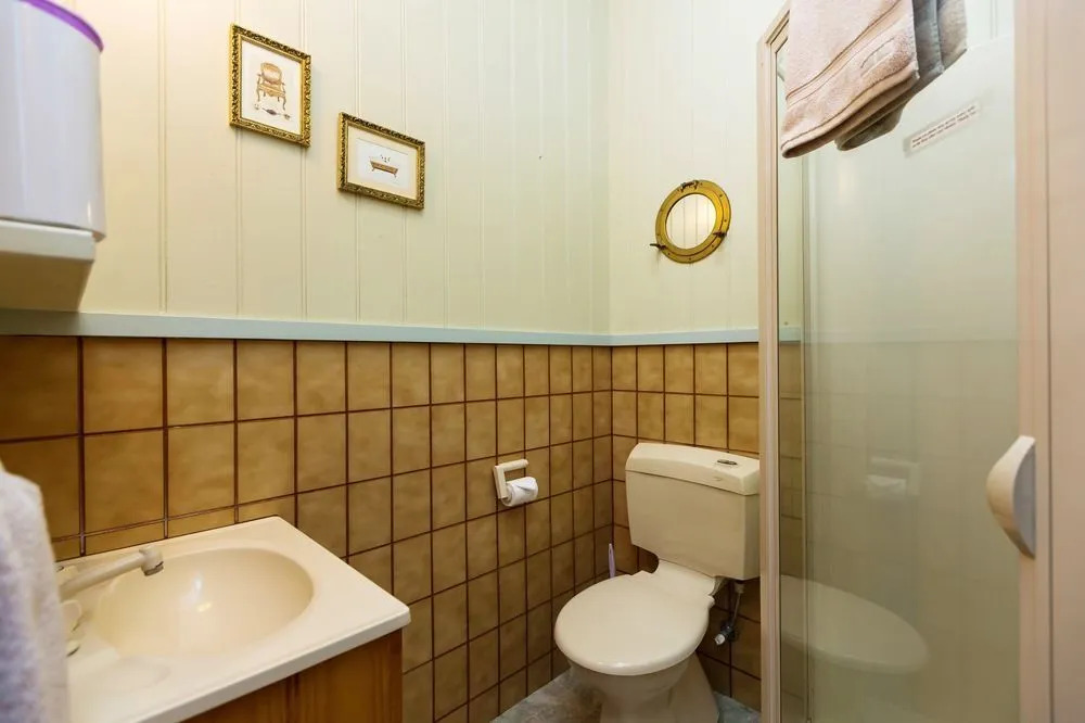 Edge17 Waterfront Apartment, plus Cottage with Garden View - Port Fairy