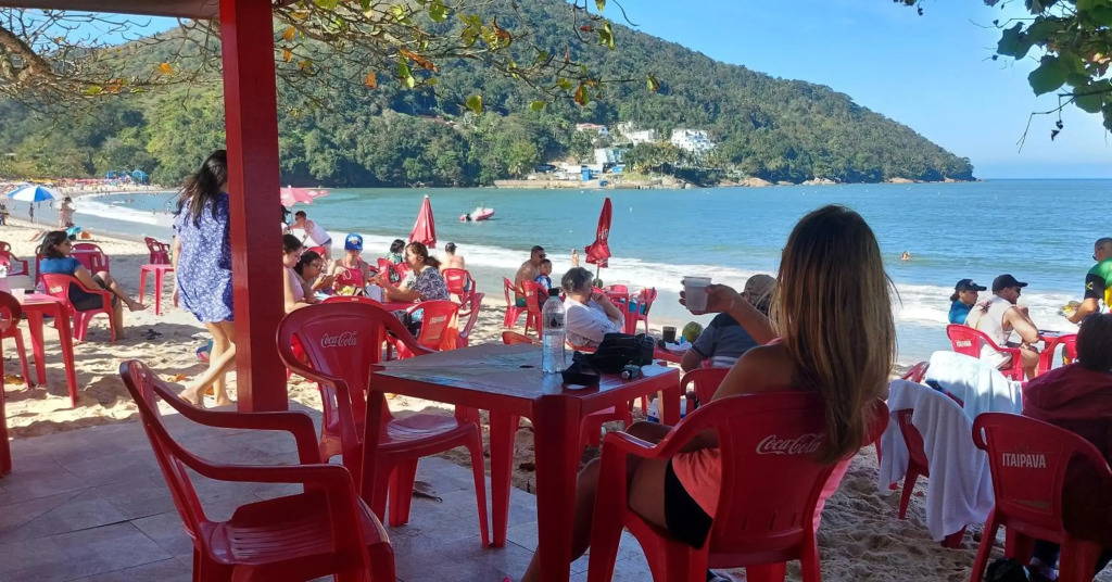 Apto BoraMar Martim de Sá Piscina Wi-Fi Churrasqueira 400 mts da praia