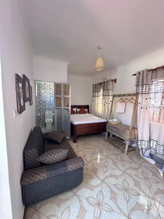 Amora Homestay and Safaris