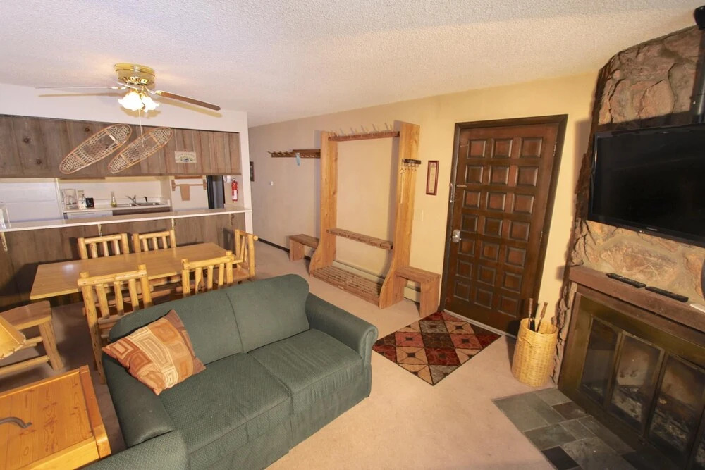 Meadow Ridge Court 5 Unit 3 2 Bedroom Condo