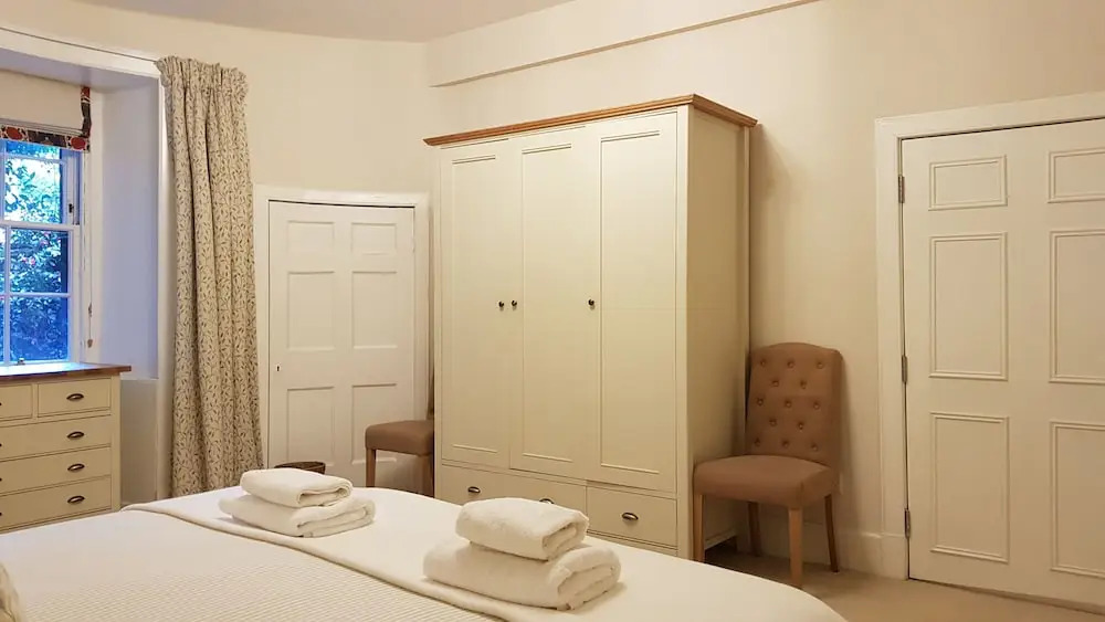 Authentic Central 3-Bedroom Apartment