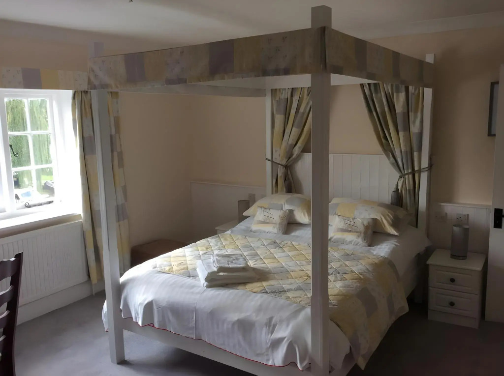 The Highwayman Hotel