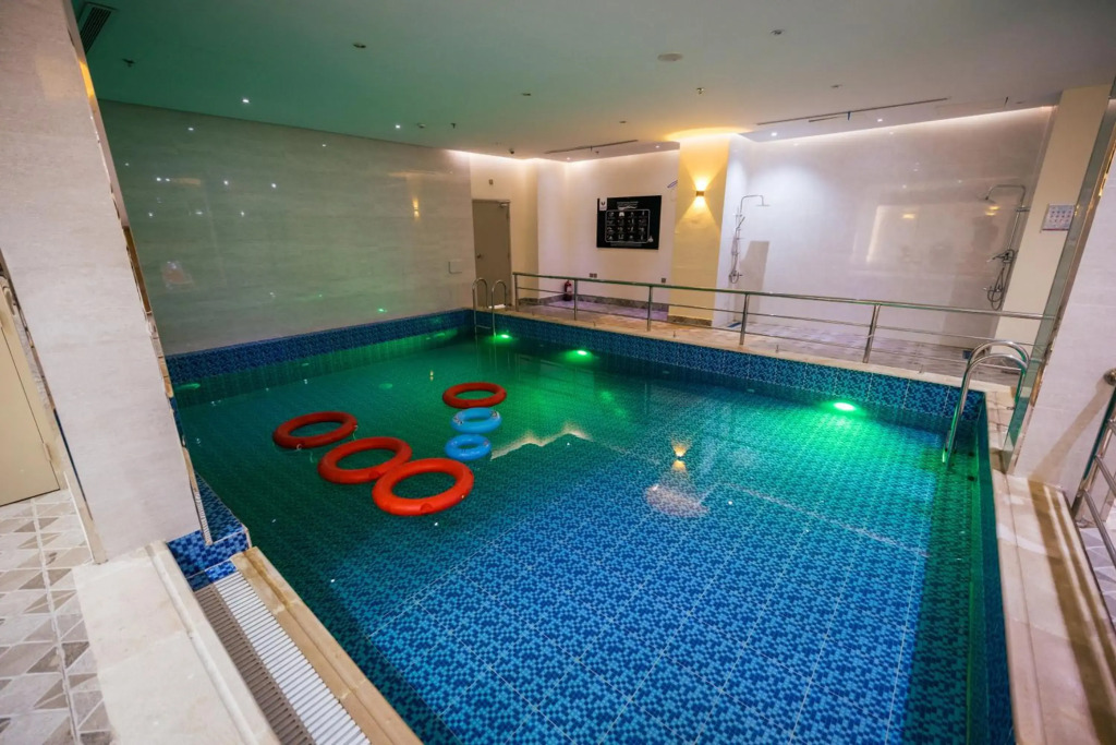 Mirnian Hotel