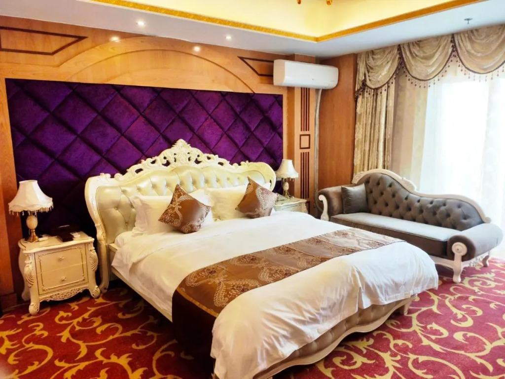 Golden Peacock Hotel Blantyre