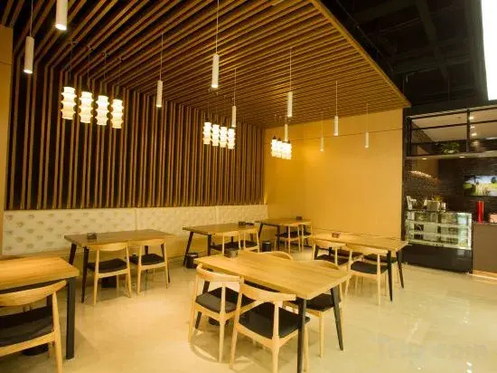 GreenTree Inn Express Hotel (Jinan Sunac Paradise Tangye Branch)