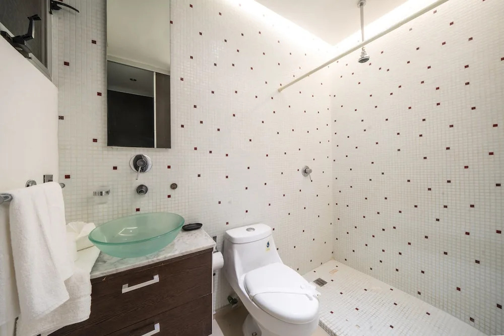 The Loft - Just 4 blocks from the beach