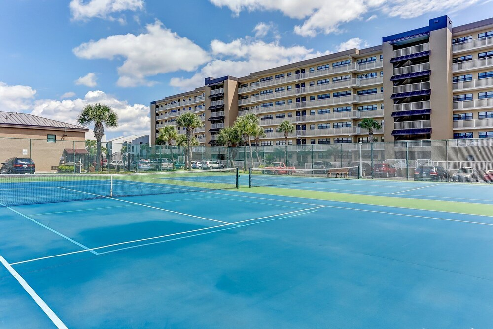 6th Floor, Updated and Beautiful! Oceanfront Condo With Balcony, Fishing Pier