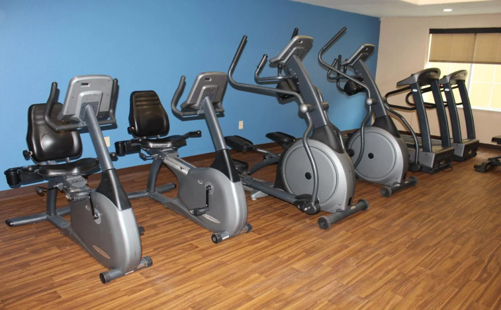 Comfort Inn & Suites Near Six Flags & Medical Center