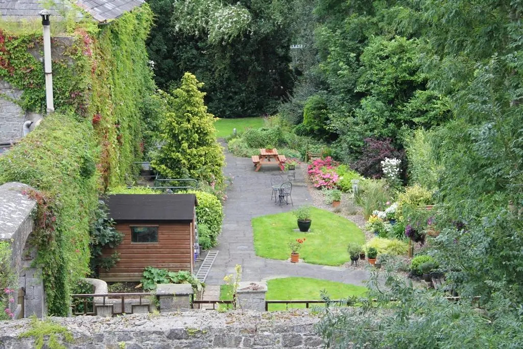 Deebert House Hotel
