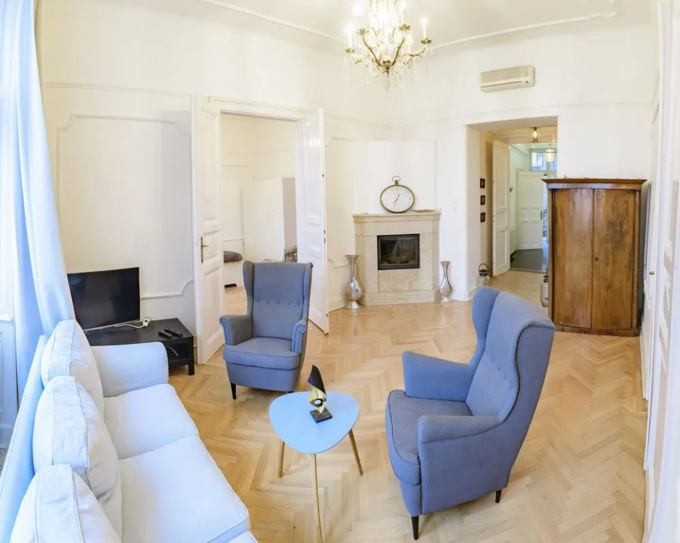 Pelicanstay in Buda Historical District