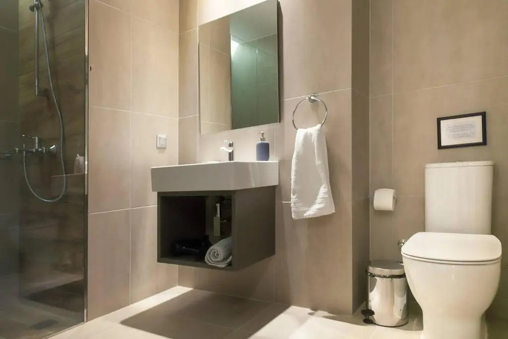 TONI'S 4BD near Classy KOLONAKI, locals enjoy it