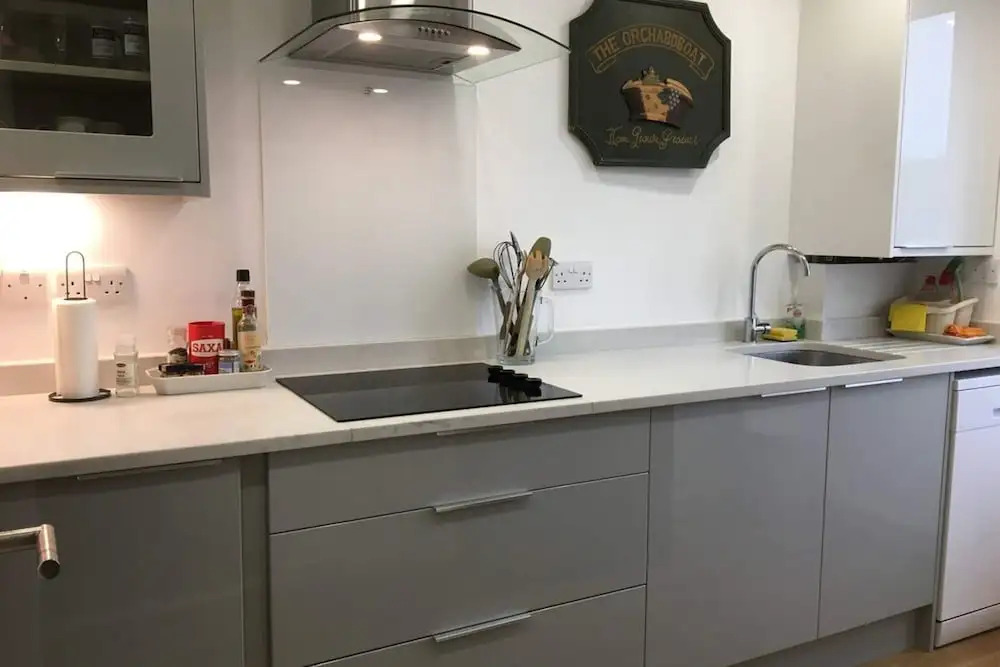 Bright, Spacious 2 Bedroom Apartment in Stockbridge